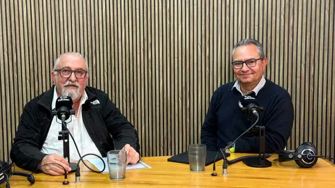 E9824218-8F30-471E-8B2E-2B81242CB27B