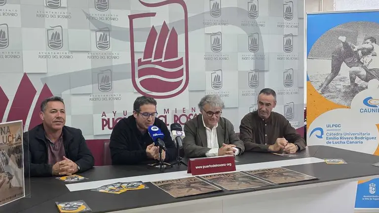 LUCHADA HCA-MESA AUTORIDADES