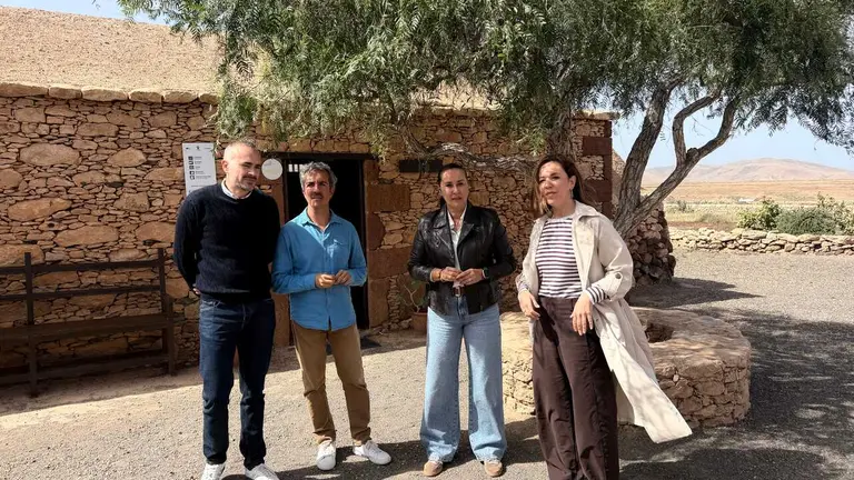 2BF9A814-5310-498C-82E6-DF51EBF8126C