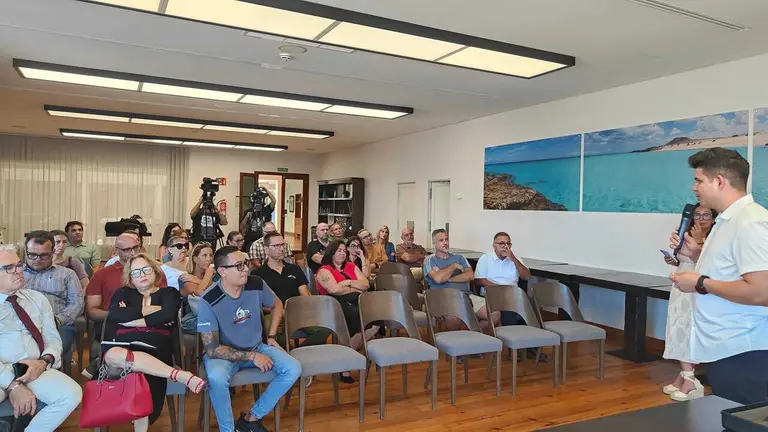 “Cero dinero público”: los autónomos de Fuerteventura se organizan para defenderse sin ayudas ni tutelas