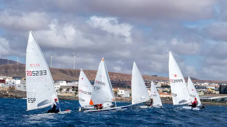 Dani Bastos, vencedor del Trofeo Insular Puerto Cabras 2026 en la clase ILCA 7