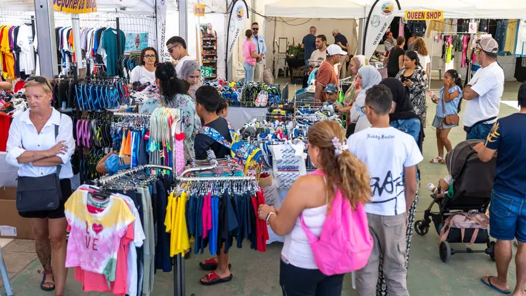 Una veintena de comercios participa en la XVII Feria de Oportunidades de Verano de Gran Tarajal