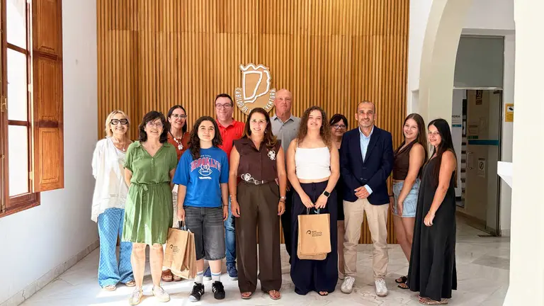 El Cabildo reconoce a las dos mejores alumnas de la PAU en Fuerteventura, entre las mejores calificaciones de la provincia
