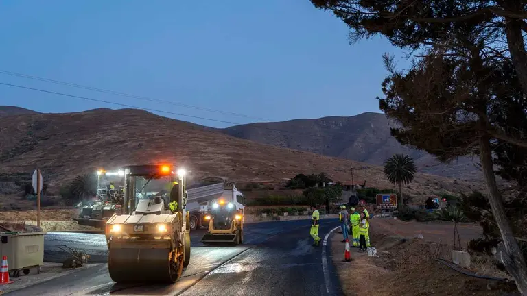 El Cabildo mejora cerca de 90 kilómetros de carreteras insulares con una inversión de 16 millones de euros