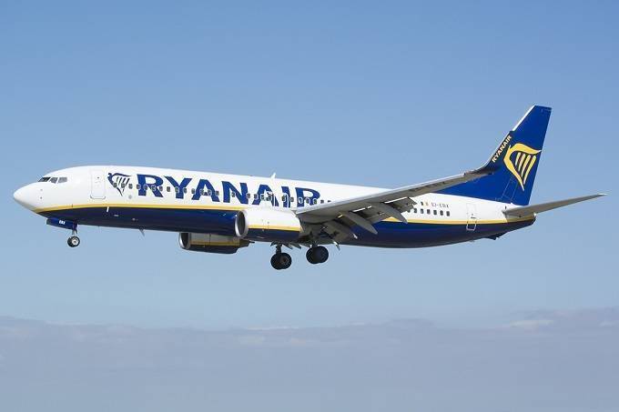 Ryanair-boeing-pix