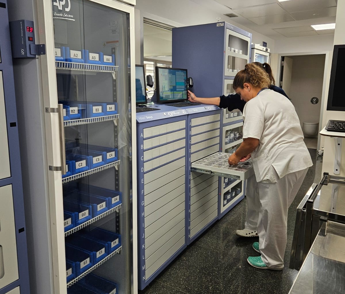 Profesionales en las nuevas instalaciones