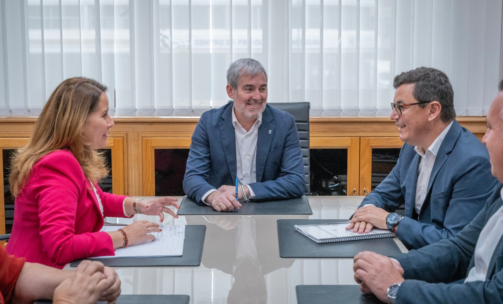 El Gobierno, el Cabildo de Fuerteventura y los ayuntamientos acuerdan iniciar una ronda de encuentros con vecinos y vecinas para explicarles la hoja de ruta en torno al proyecto Cuchillete-Matas Blancas2