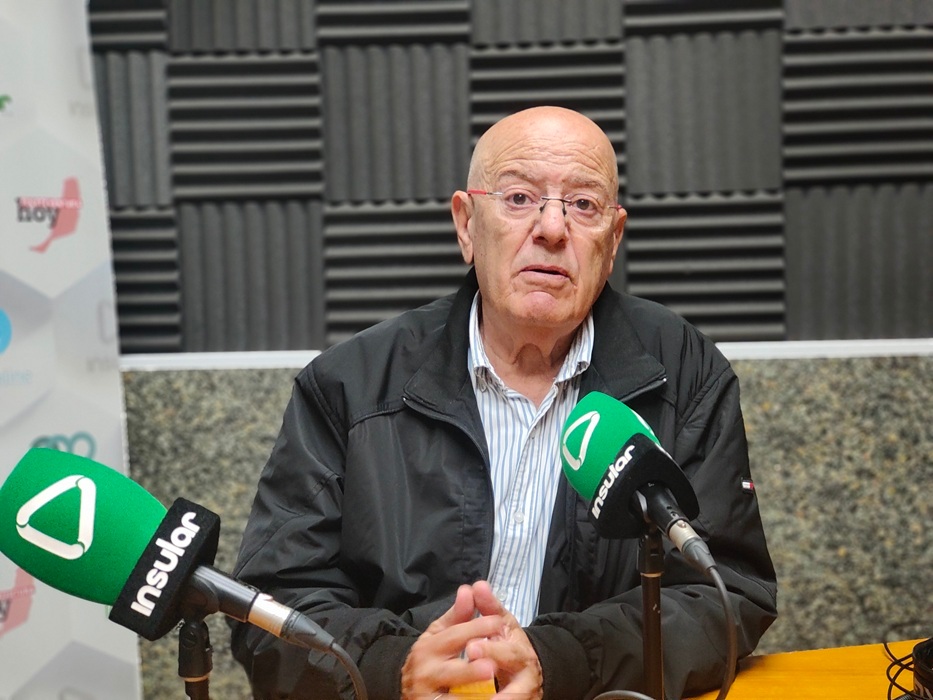 Antonio Hormiga en Radio Insular de frente