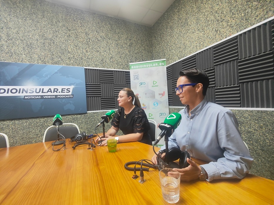 Nuria y Romina, de lado