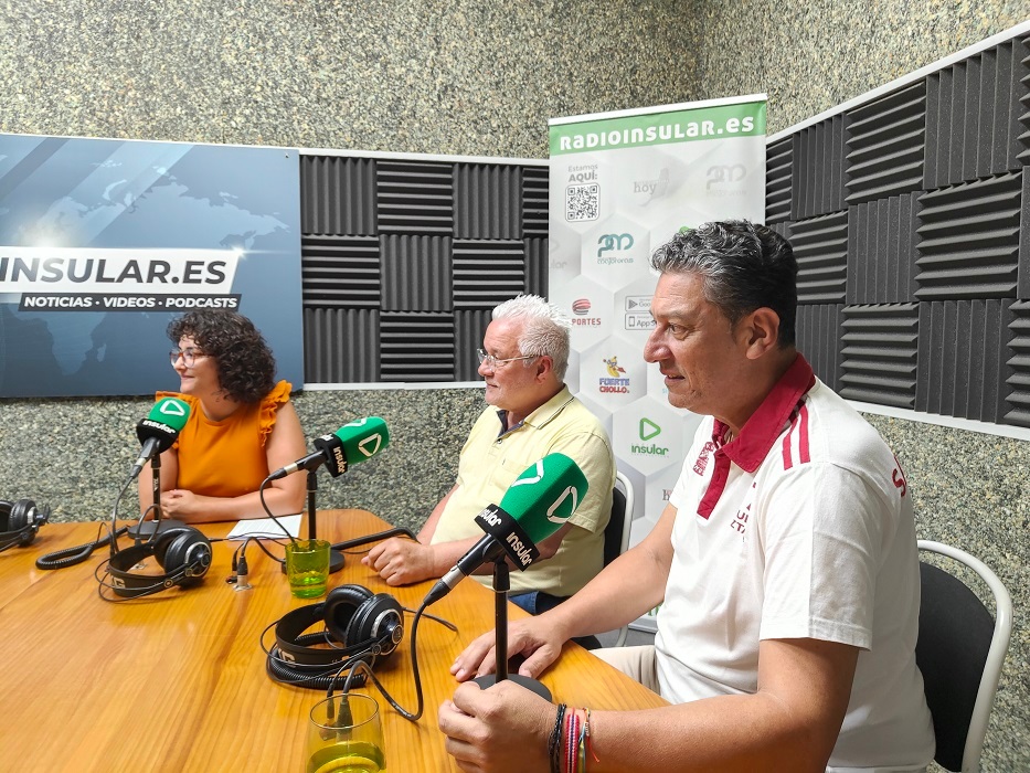 Adivia de lado