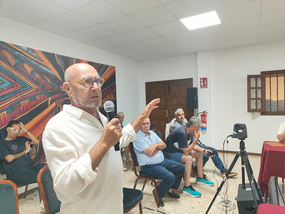 Loren Castañeyra en el pleno