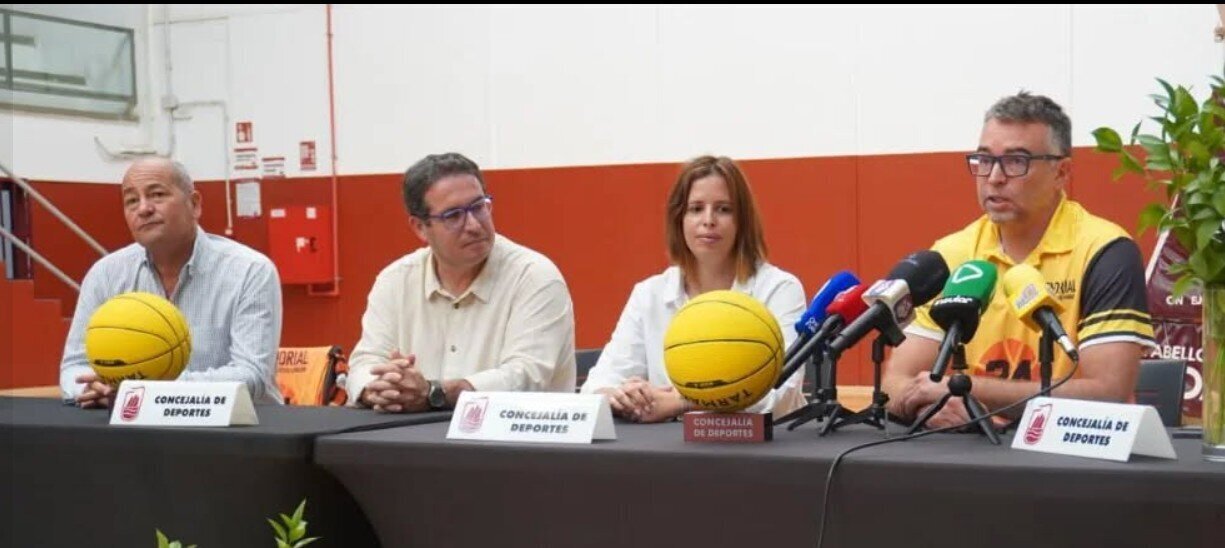 presentacion de las fiestas como pregoneros