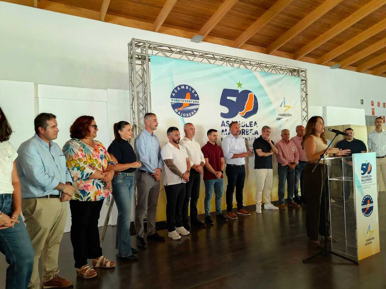 Lola García en el brindis navideño de AM-CC