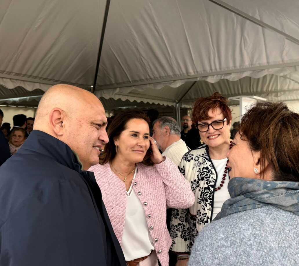 Autoridades hablan con Teresa de AFFA