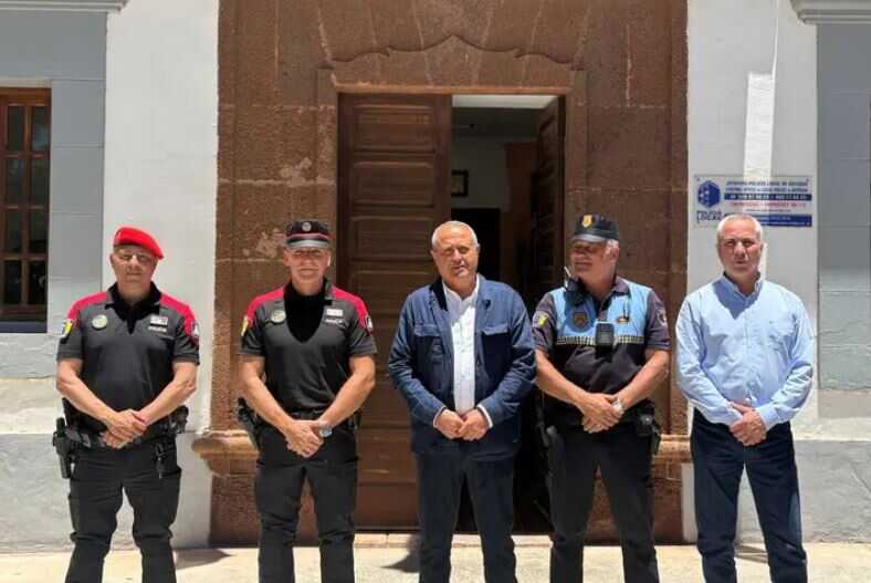 policia Antigua