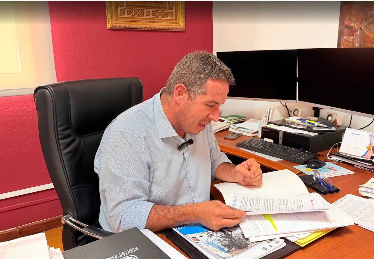 David de Vera, expediente de la cornisa